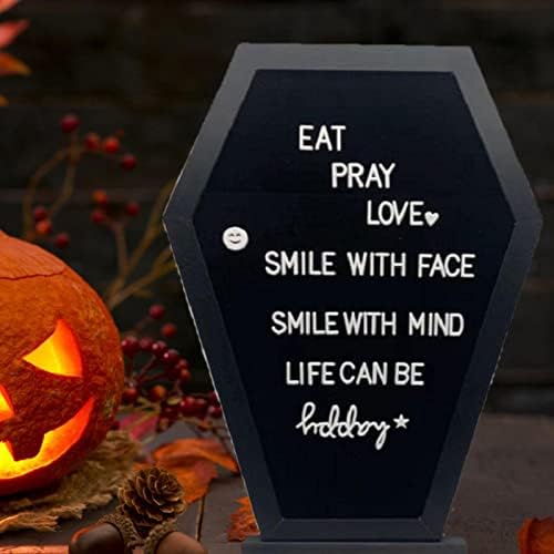 Crna ploča, lijezna ploča u obliku lijesa Halloween ukrasi sa prerezanim bijelim slovima Spooky Halloween Decor