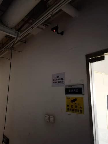 Othro lažna sigurnosna kamera Plastična lutka kamera CCTV solarni nadzor nad kućnim na otvorenom Zaštitite svoje domove, maloprodajne trgovine i poslovne crne 1pcs