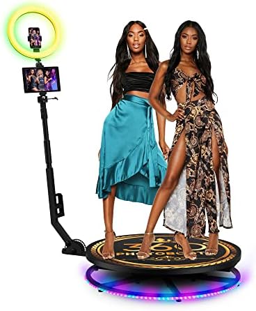 Wivikiosk 360 foto oprema za fotografije 68cm za zabave, sa prstenskom svetlošću, ljudi stoje na stabilnoj 360 Spin automatskoj kabini sa kolicama
